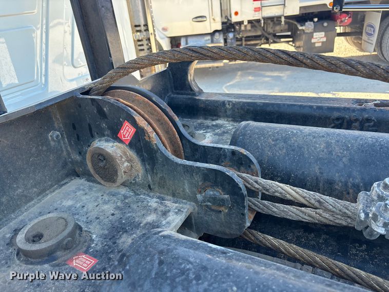 image for item EM6122 2025 Mack GR64F roll-off container truck