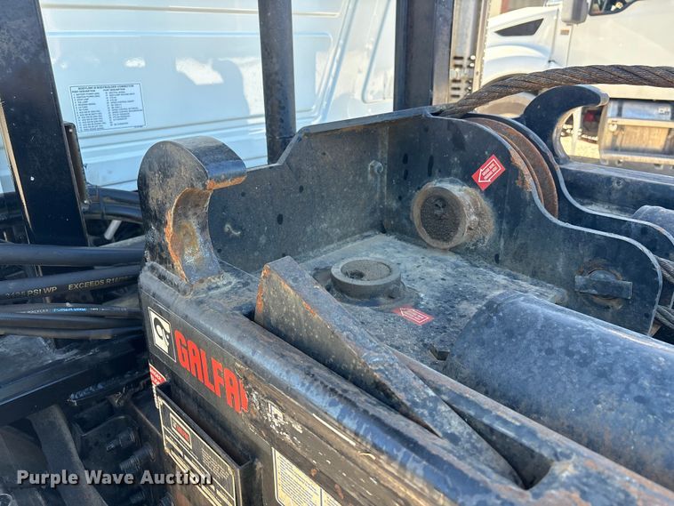 image for item EM6122 2025 Mack GR64F roll-off container truck