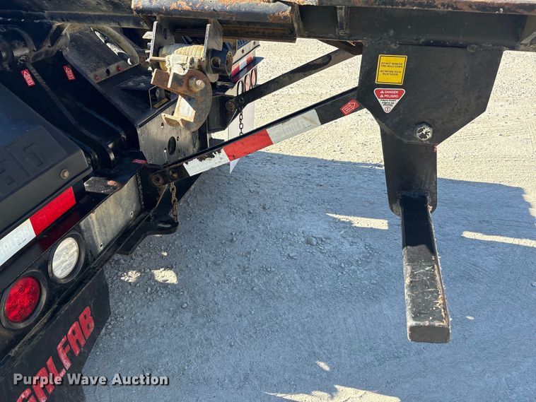 image for item EM6122 2025 Mack GR64F roll-off container truck