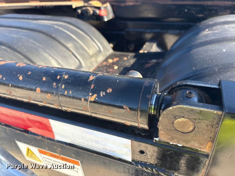 image for item EM6122 2025 Mack GR64F roll-off container truck