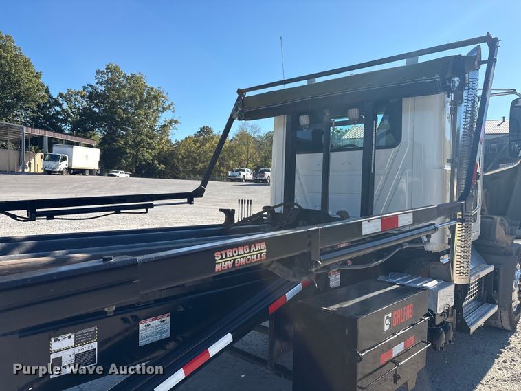 image for item EM6122 2025 Mack GR64F roll-off container truck