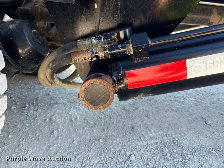 image for item EM6122 2025 Mack GR64F roll-off container truck