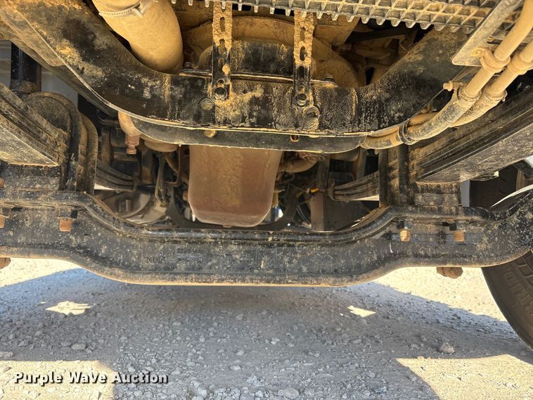 image for item EM6122 2025 Mack GR64F roll-off container truck