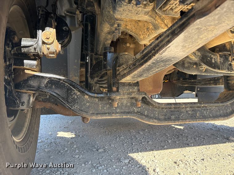 image for item EM6122 2025 Mack GR64F roll-off container truck