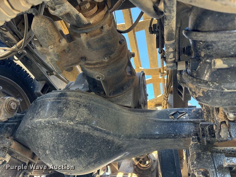 image for item EM6122 2025 Mack GR64F roll-off container truck