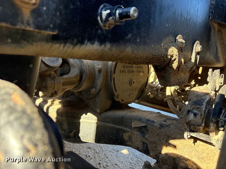 image for item EM6122 2025 Mack GR64F roll-off container truck