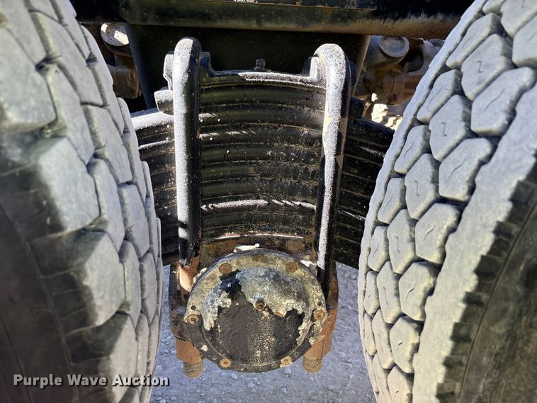 image for item EM6122 2025 Mack GR64F roll-off container truck