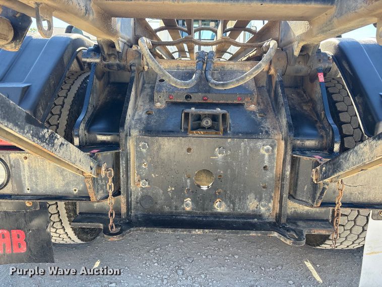 image for item EM6122 2025 Mack GR64F roll-off container truck