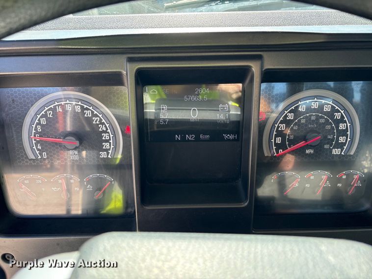 image for item EM6122 2025 Mack GR64F roll-off container truck