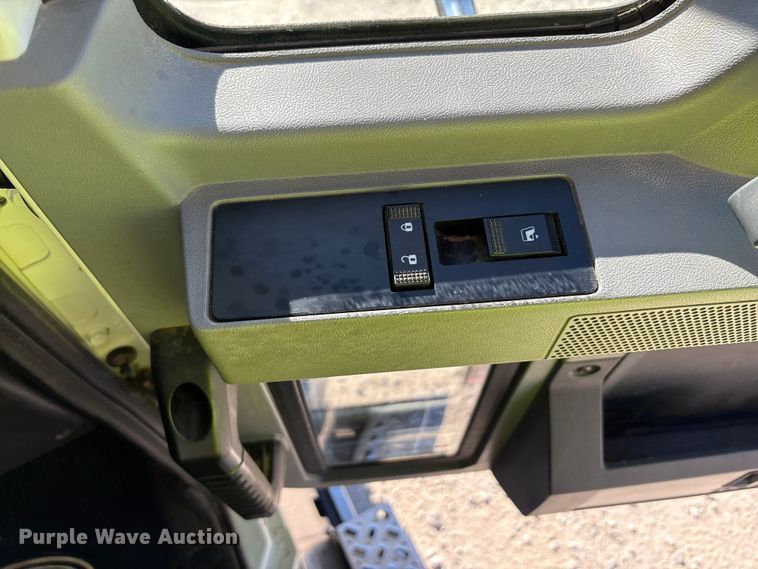 image for item EM6122 2025 Mack GR64F roll-off container truck