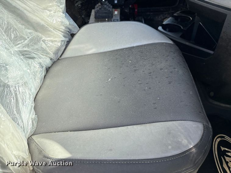 image for item EM6122 2025 Mack GR64F roll-off container truck