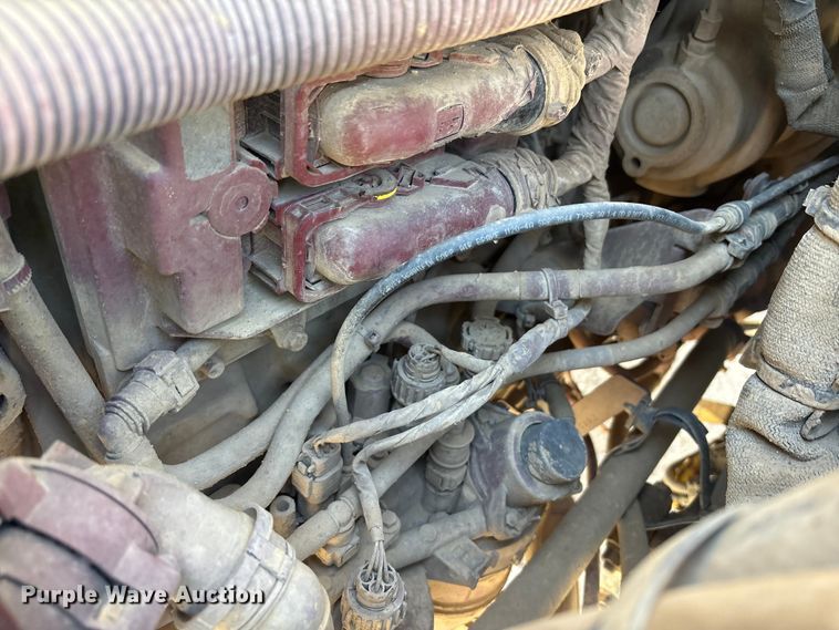 image for item EM6122 2025 Mack GR64F roll-off container truck