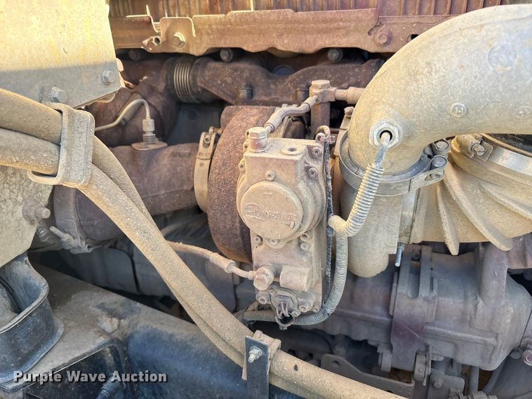 image for item EM6122 2025 Mack GR64F roll-off container truck