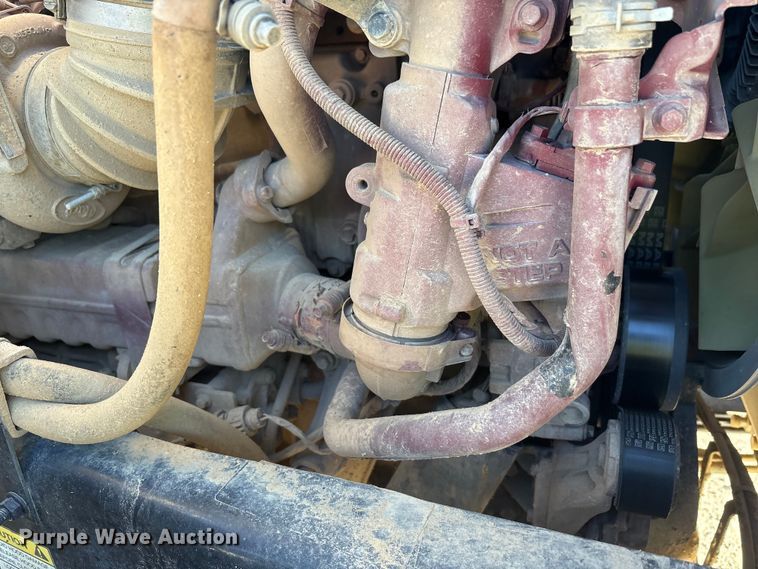 image for item EM6122 2025 Mack GR64F roll-off container truck