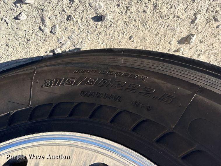 image for item EM6122 2025 Mack GR64F roll-off container truck