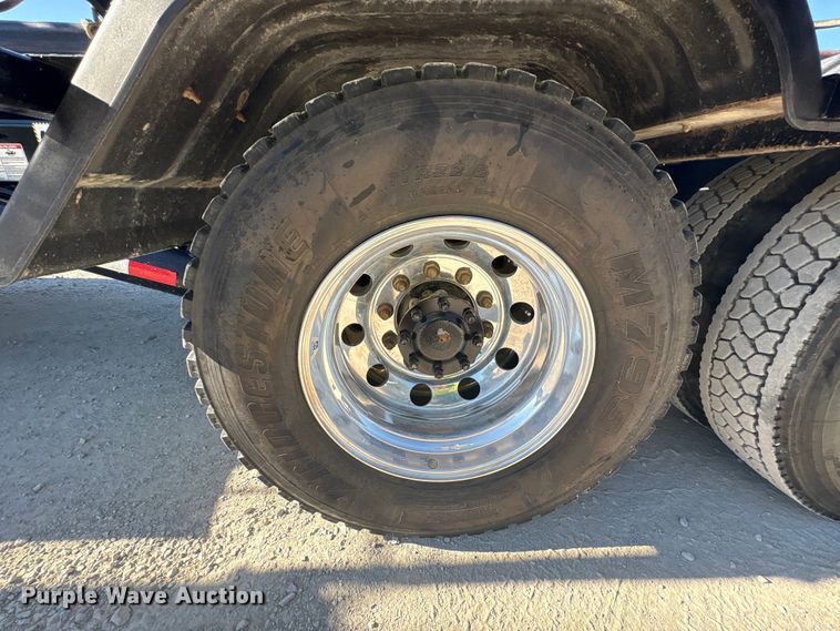 image for item EM6122 2025 Mack GR64F roll-off container truck