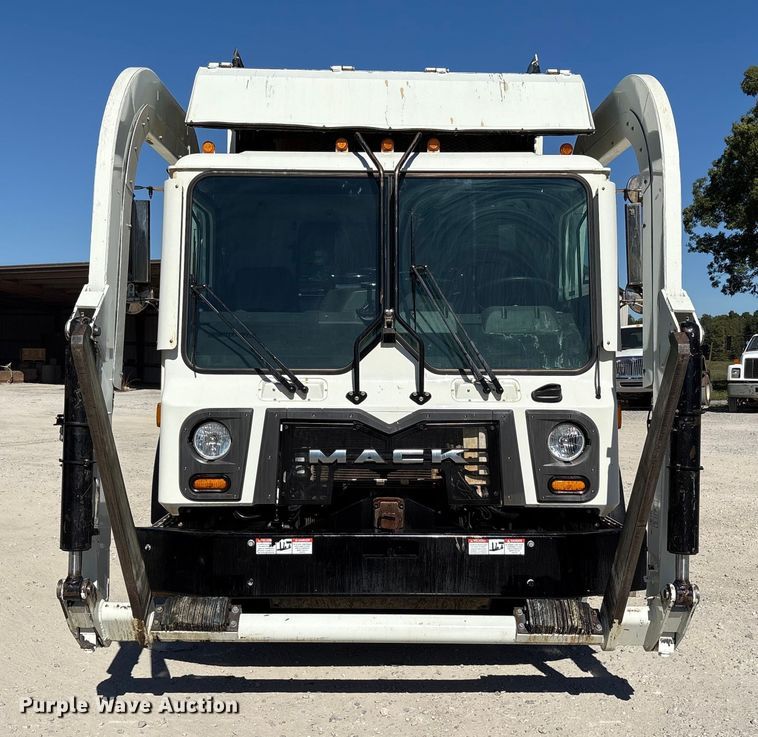 image for item EM6123 2025 Mack TerraPro refuse truck