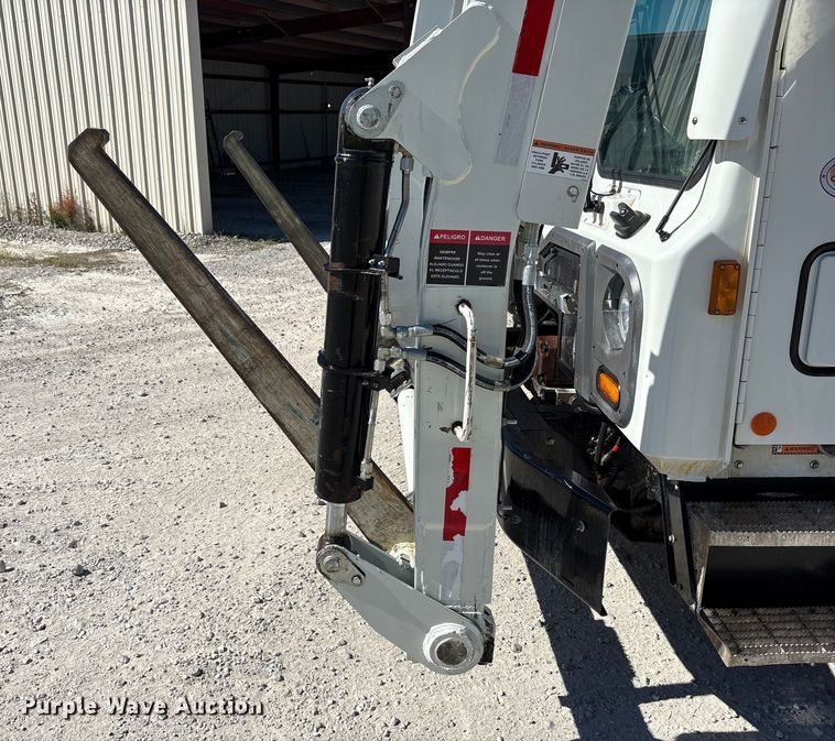 image for item EM6123 2025 Mack TerraPro refuse truck