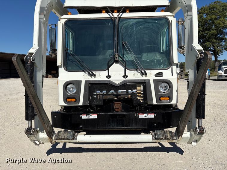 image for item EM6123 2025 Mack TerraPro refuse truck