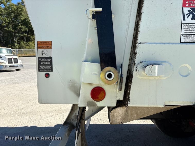 image for item EM6123 2025 Mack TerraPro refuse truck