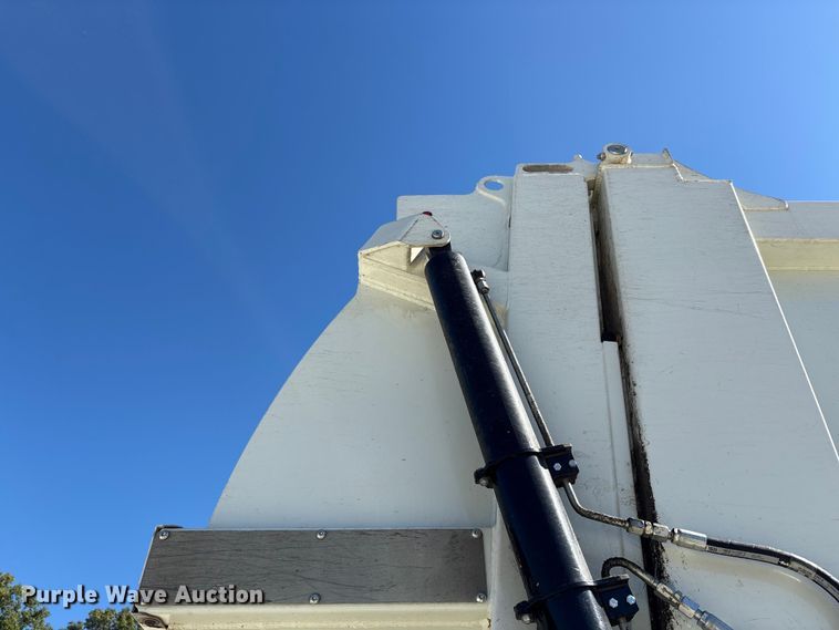 image for item EM6123 2025 Mack TerraPro refuse truck