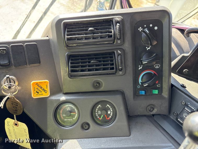 image for item EM6123 2025 Mack TerraPro refuse truck