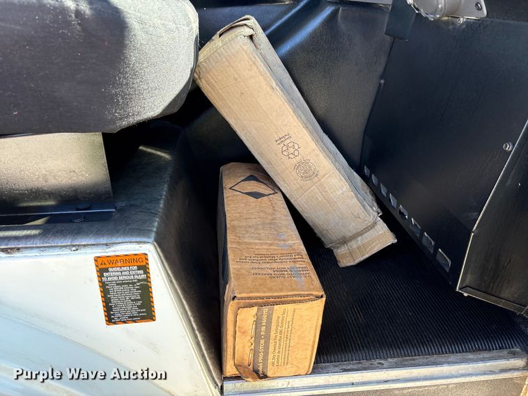 image for item EM6123 2025 Mack TerraPro refuse truck