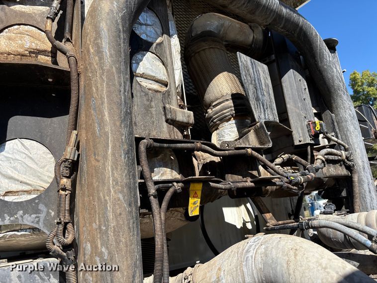 image for item EM6123 2025 Mack TerraPro refuse truck