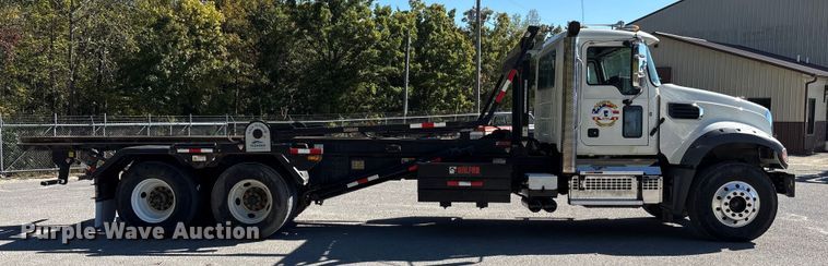 image for item EM6124 2025 Mack Granite roll-off container truck