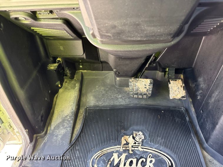 image for item EM6126 2025 Mack Granite roll-off container truck