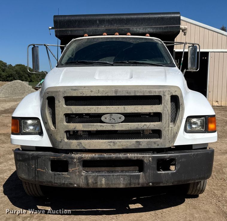 image for item EM8176 2004 Ford F650 Super Duty XL dump truck