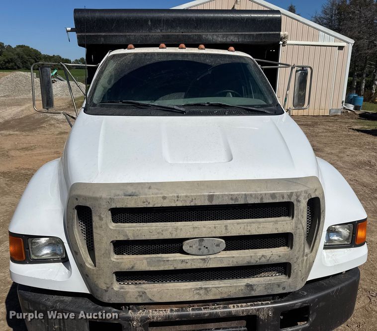 image for item EM8176 2004 Ford F650 Super Duty XL dump truck