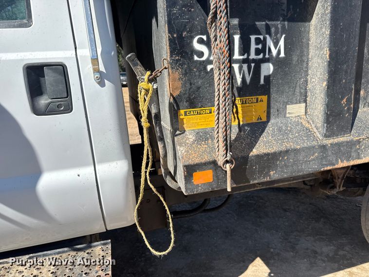 image for item EM8176 2004 Ford F650 Super Duty XL dump truck