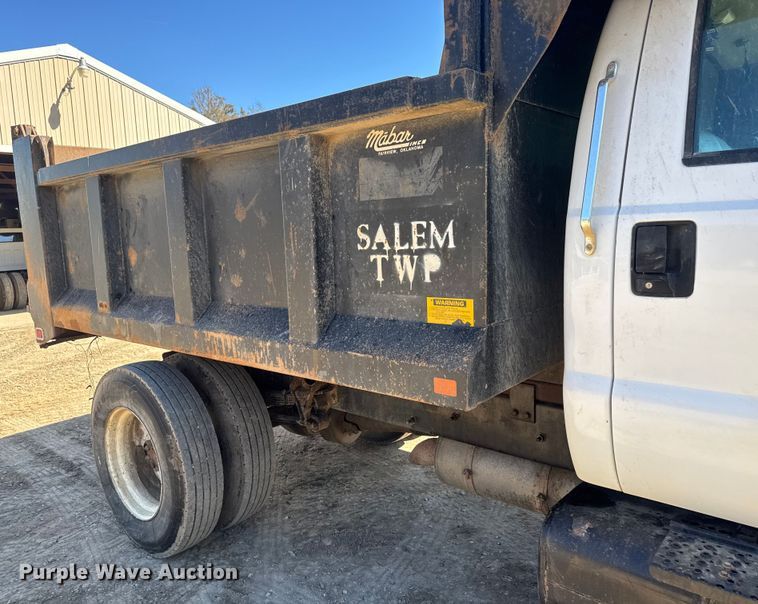 image for item EM8176 2004 Ford F650 Super Duty XL dump truck