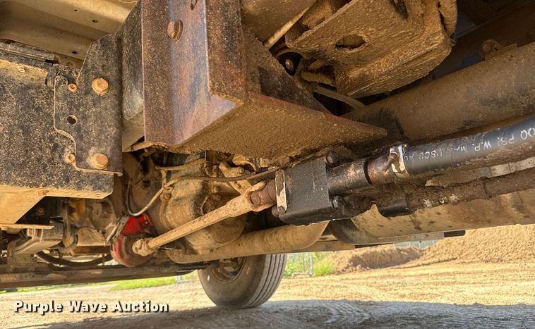 image for item EM8176 2004 Ford F650 Super Duty XL dump truck