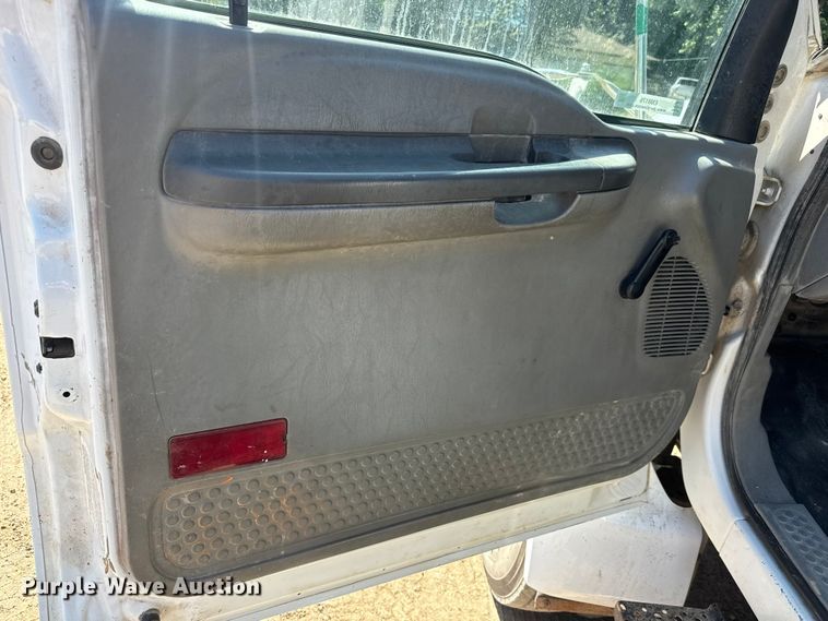 image for item EM8176 2004 Ford F650 Super Duty XL dump truck