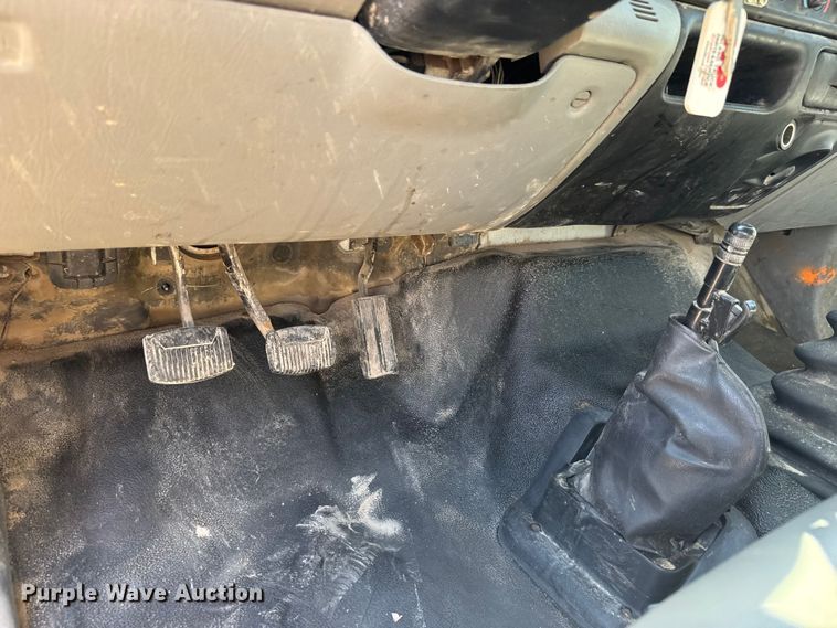 image for item EM8176 2004 Ford F650 Super Duty XL dump truck