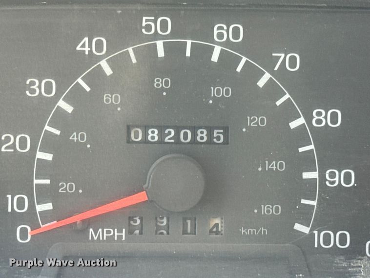 image for item EM8176 2004 Ford F650 Super Duty XL dump truck