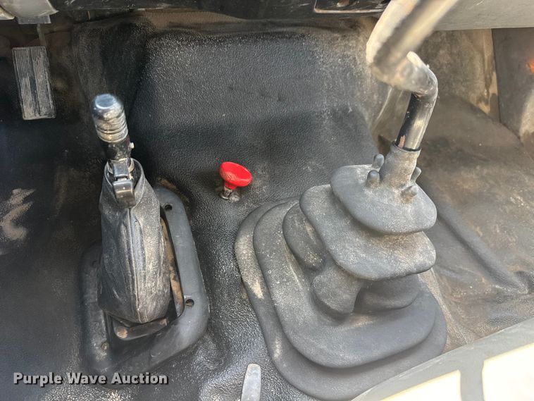 image for item EM8176 2004 Ford F650 Super Duty XL dump truck