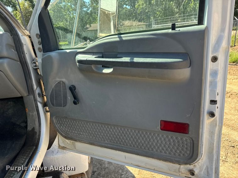 image for item EM8176 2004 Ford F650 Super Duty XL dump truck