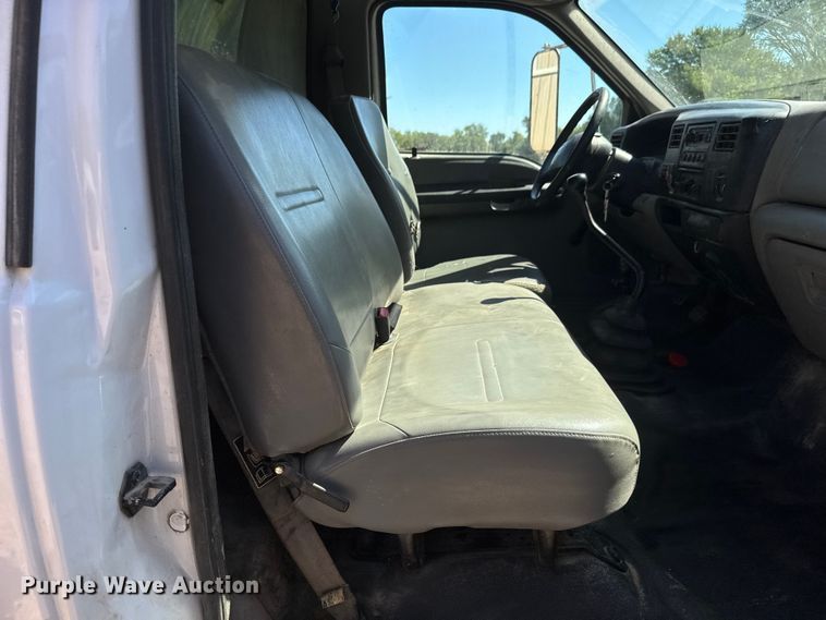 image for item EM8176 2004 Ford F650 Super Duty XL dump truck