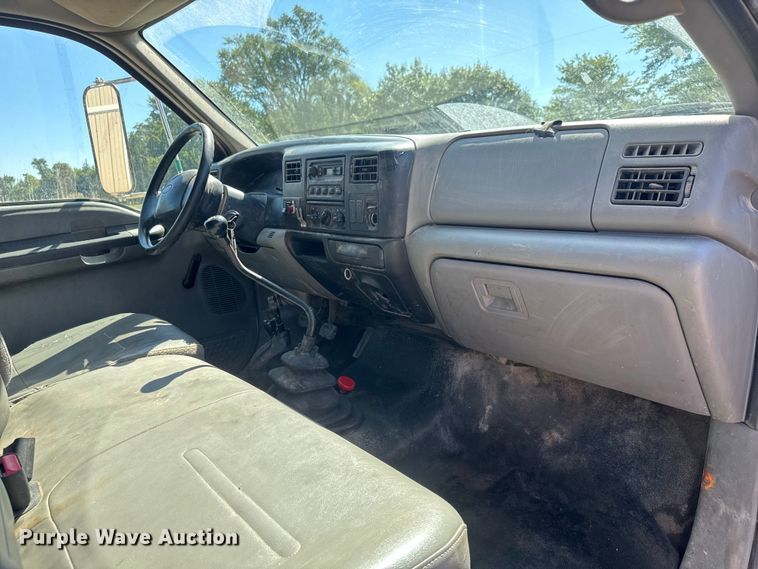 image for item EM8176 2004 Ford F650 Super Duty XL dump truck