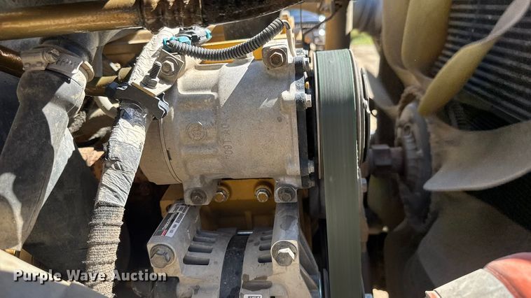 image for item EM8176 2004 Ford F650 Super Duty XL dump truck