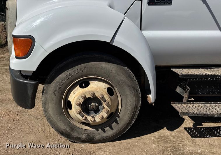 image for item EM8176 2004 Ford F650 Super Duty XL dump truck