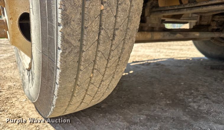 image for item EM8176 2004 Ford F650 Super Duty XL dump truck