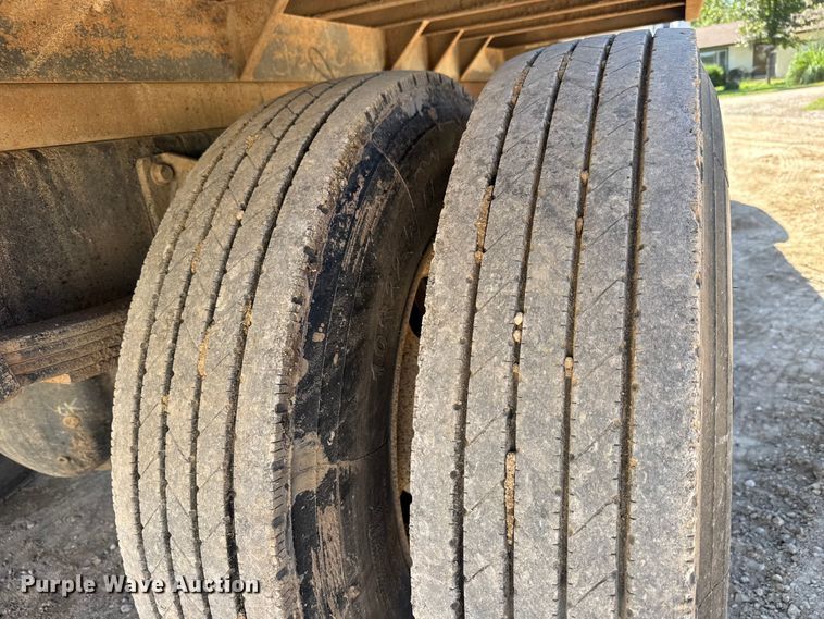 image for item EM8176 2004 Ford F650 Super Duty XL dump truck