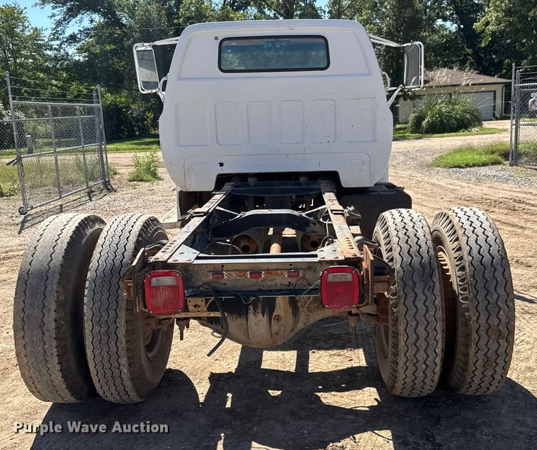 image for item EM8177 1986 Chevrolet C70 truck cab and chassis