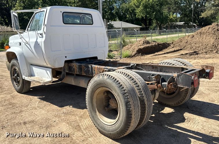 image for item EM8177 1986 Chevrolet C70 truck cab and chassis