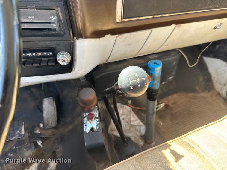 image for item EM8177 1986 Chevrolet C70 truck cab and chassis