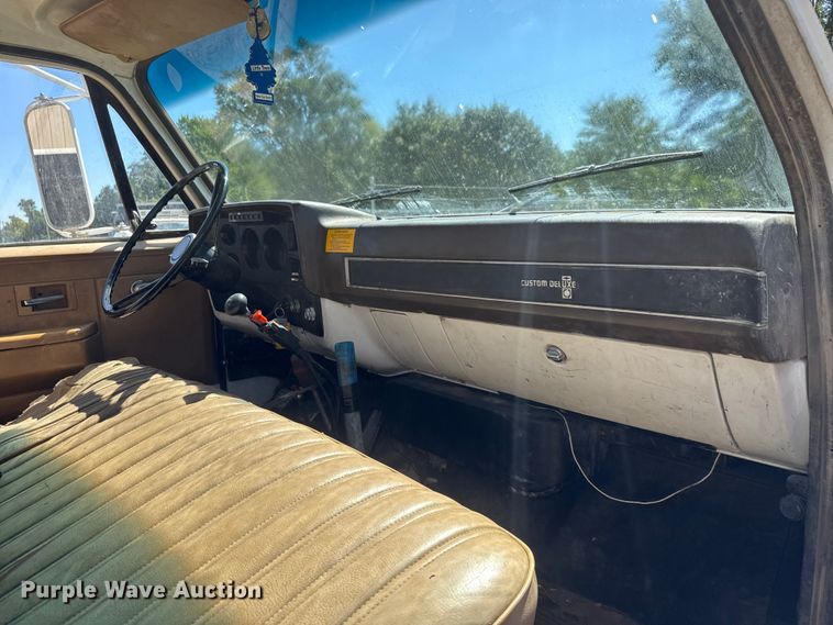 image for item EM8177 1986 Chevrolet C70 truck cab and chassis